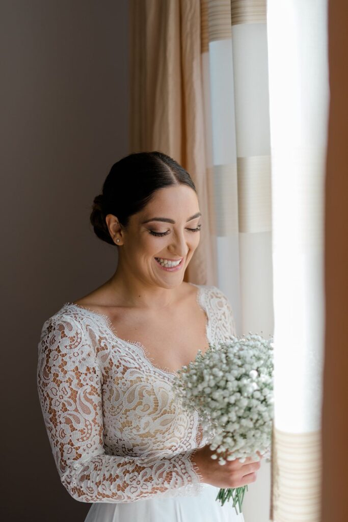 Preparativi matrimonio a Villa Orsini – sposa emozionata
