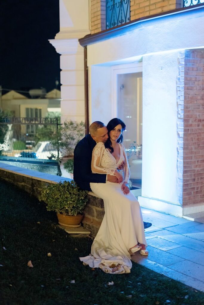 Momenti di gioia e brindisi tra amici e sposi a Palazzo Pecci Benevento